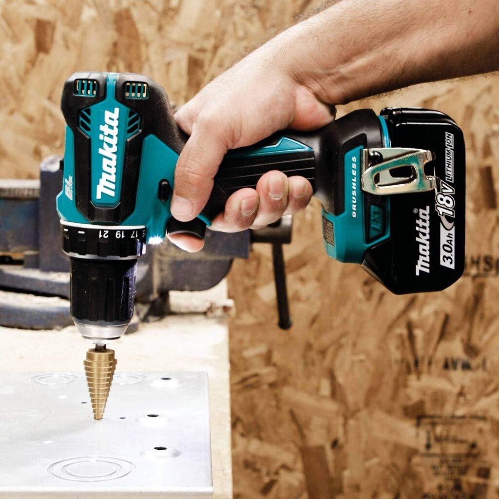 Makita XFD131 18V LXT® Lithium-Ion Brushless Cordless 1/2 Driver-Drill Kit (3.0Ah)