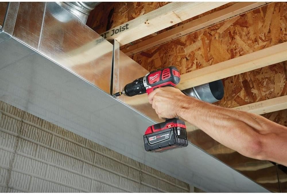 Milwaukee 2697-22 M18 18-Volt Lithium-Ion Cordless Hammer Drill/Impact Driver XC Combo Kit (2-Tool)