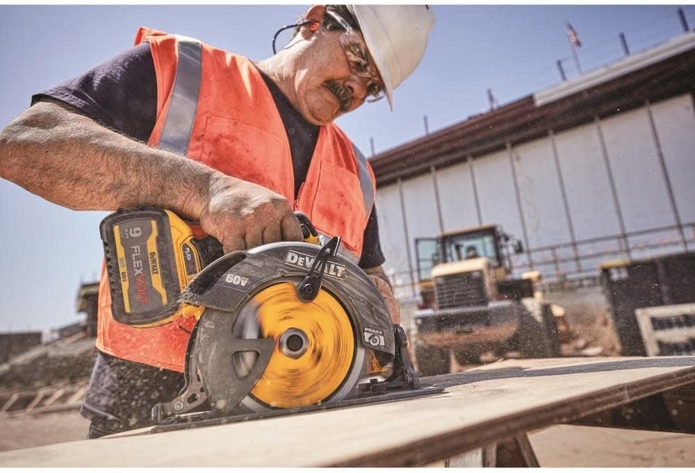 DEWALT FLEXVOLT Circular Saw Review DEWALT FLEXVOLT Circular Saw Review