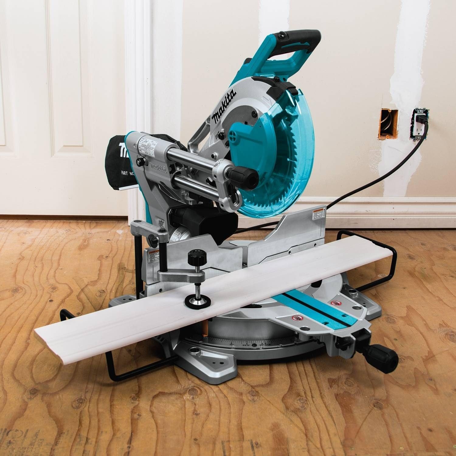 Makita LS1019L Miter Saw Review Makita LS1019L Miter Saw Review