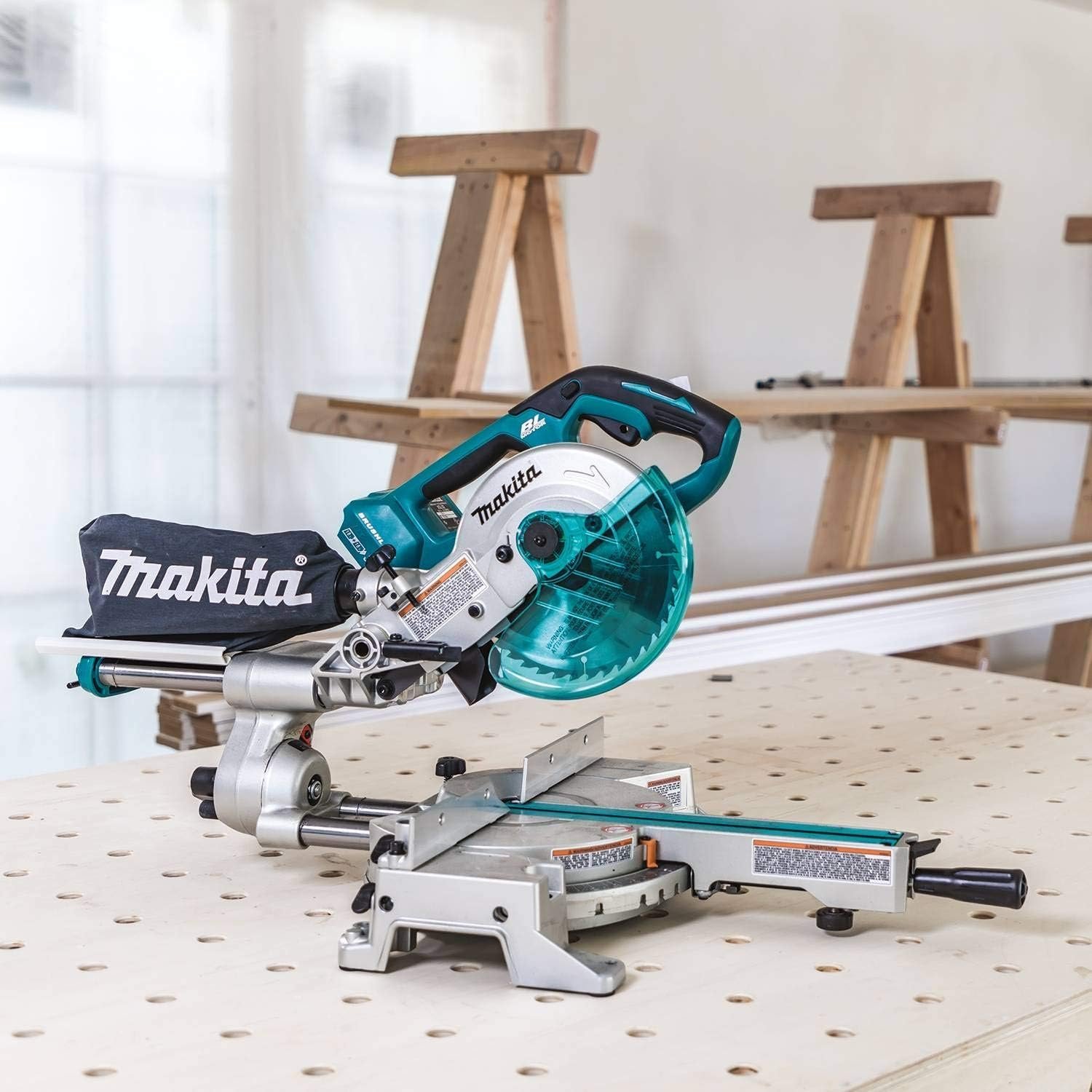 Makita XSL02Z 18V X2 LXT Lithium-Ion Brushless Cordless 7-1/2 Dual Slide Compound Miter Saw, Tool Only